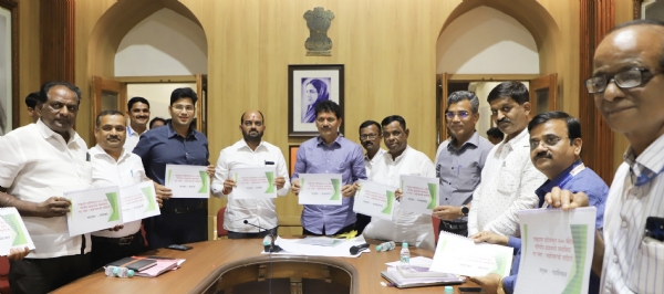 पालकमंत्री प्रकाश आबिटकर आ. अमल महाडिक, एस कार्तिकेयन पालकमंत्री प्रकाश आबिटकर आ. अमल महाडिक, एस कार्तिकेयन