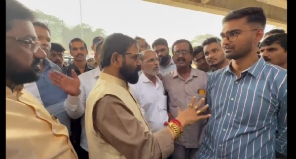 आंबेवाडीतील अंडरपासची मागणी चिघळली; जनआंदोलनानंतर प्रशासनाला जाग आंबेवाडीतील अंडरपासची मागणी चिघळली; जनआंदोलनानंतर प्रशासनाला जाग