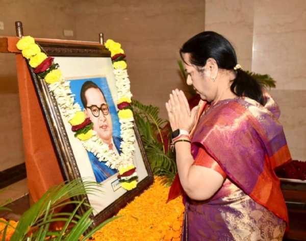 नीलम गोऱ्हे आंबेडकर अभिवादन नीलम गोऱ्हे आंबेडकर अभिवादन