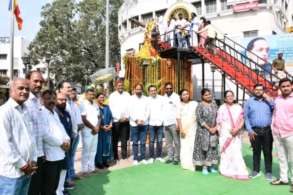 महापरिनिर्वाण दिनानिमित्त भाजप महानगरतर्फे डॉ. बाबासाहेब आंबेडकरांना अभिवादन महापरिनिर्वाण दिनानिमित्त भाजप महानगरतर्फे डॉ. बाबासाहेब आंबेडकरांना अभिवादन