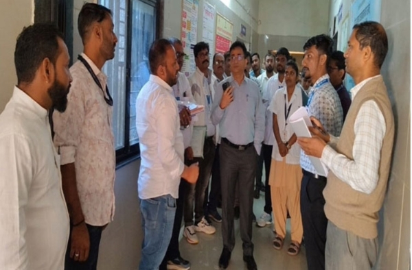 मेळघाटात सचिवांकडून झाडाझडती तीन पथकांचा विविध भागात दौरा मेळघाटात सचिवांकडून झाडाझडती तीन पथकांचा विविध भागात दौरा