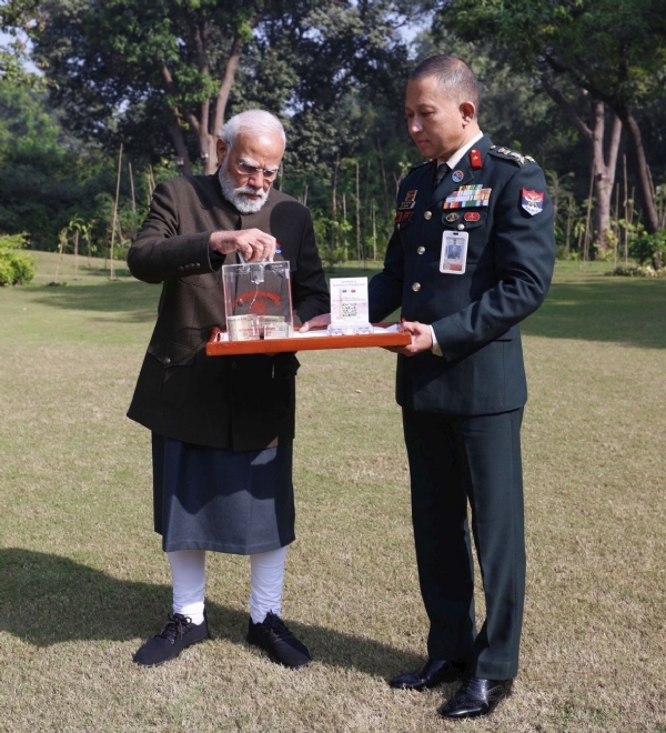 Prime Minister salutes Armed Forces Prime Minister salutes Armed Forces