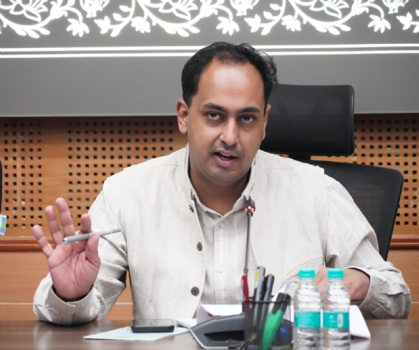 परिक्रमा मार्गासाठी भूसंपादन प्रस्ताव सादर करावेत - आढावा बैठकीत जिल्हाधिकाऱ्यांचे आदेश परिक्रमा मार्गासाठी भूसंपादन प्रस्ताव सादर करावेत - आढावा बैठकीत जिल्हाधिकाऱ्यांचे आदेश