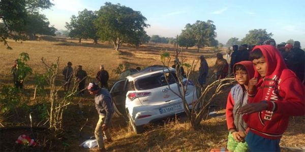 छत्तीसगडमध्ये भरधाव कारची पार्क केलेल्या ट्रेलरला धडक; पाच जणांचा मृत्यू