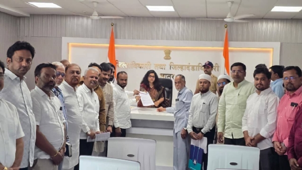 शहरासह अल्पसंख्यांक समाजाचे प्रश्न सोडविण्यासाठी जिल्हाधिकाऱ्यांना साकडे जमाअते इस्लामी हिंदच्या शिष्टमंडळाचे जिल्हाधिकाऱ्यांना निवेदन शहरासह अल्पसंख्यांक समाजाचे प्रश्न सोडविण्यासाठी जिल्हाधिकाऱ्यांना साकडे जमाअते इस्लामी हिंदच्या शिष्टमंडळाचे जिल्हाधिकाऱ्यांना निवेदन