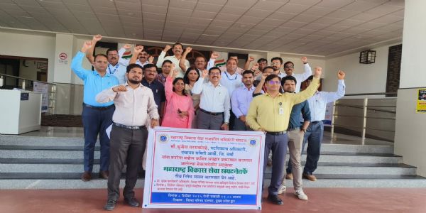 पालघर - सुनीता मरसकोल्हे अटकेविरोधात विकास अधिकाऱ्यांचे बेमुदत कामबंद आंदोलन