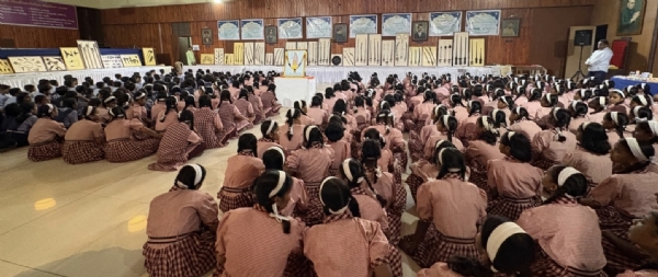 सव्यासाची गुरुकुलम वतीने शस्त्र प्रदर्शन