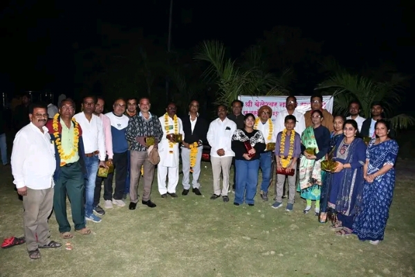 नाट्य कलावंतांचे यश परभणीकरांसाठी अभिमानास्पद भगवान वाघमारे यांचे प्रतिपादन ; नाट्य कलावंतांचा सत्कार नाट्य कलावंतांचे यश परभणीकरांसाठी अभिमानास्पद भगवान वाघमारे यांचे प्रतिपादन ; नाट्य कलावंतांचा सत्कार