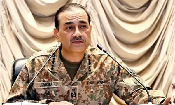 पाकिस्तानवर कोणीही आक्रमक कारवाई केल्यास त्याला गंभीर, तात्काळ प्रत्युत्तर दिले जाईल- असीम मुनीर पाकिस्तानवर कोणीही आक्रमक कारवाई केल्यास त्याला गंभीर, तात्काळ प्रत्युत्तर दिले जाईल- असीम मुनीर