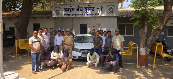 गोमास खरेदी करणारे आणि विक्री करणारे सहा जण ताब्यात ,गोमासासह अलिशान गाडी जप्त