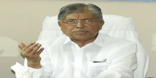 जिल्हा क्रीडा संकुलात अद्ययावत सुविधांसाठी आराखडा तयार करा - चंद्रकांत पाटील