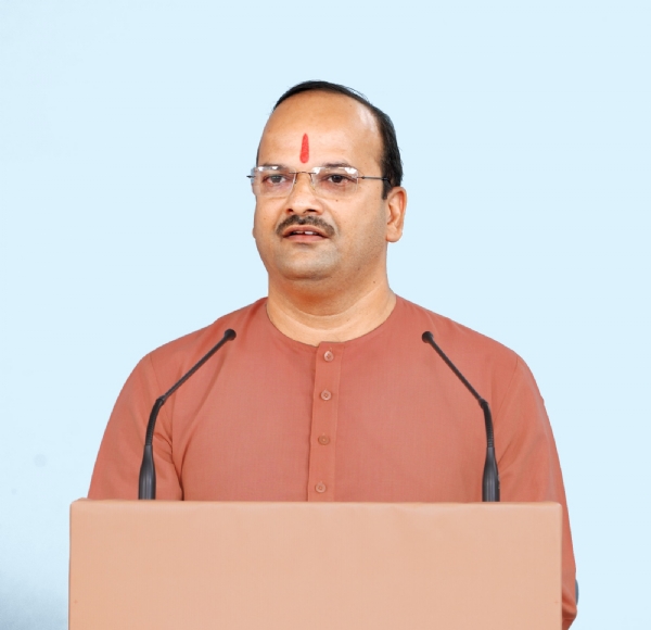 अभय वर्तक
