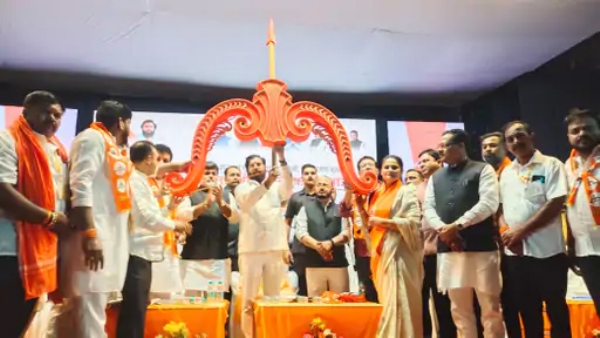 घरी बसणाऱ्याला लोक मतदान करीत नाहीत उपमुख्यमंत्री एकनाथ शिंदे यांची उद्धव ठाकरेंवर टीका