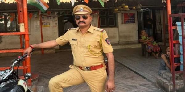 बडतर्फ पोलीस अधिकारी रणजीत कासलेला दिल्लीतून अटक