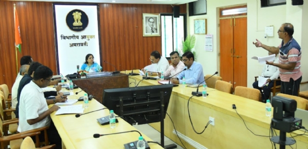 विभागीय लोकशाही दिनात 19 प्रकरणांवर सुनावणी ; पाच प्रकरणे निकाली प्रकरणांचा तत्काळ निपटारा होण्याच्या दृष्टीने जाणीवपूर्वक प्रयत्न करा - विभागीय आयुक्त डॉ. श्वेता सिंघल