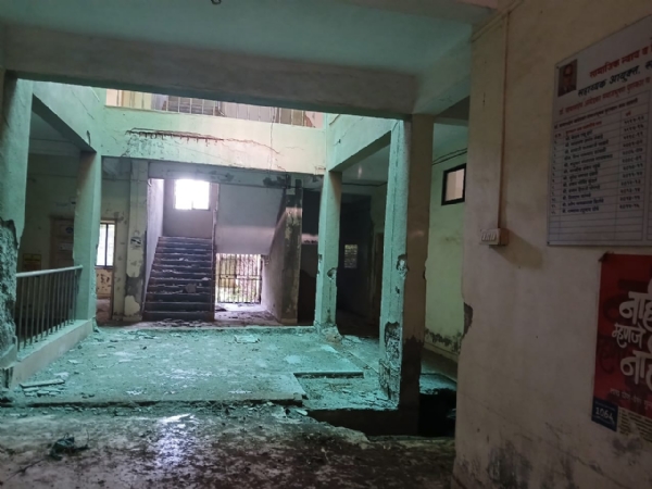 सामाजिक न्याय इमारत  जीर्ण झाले तरी ह्या  भवनाकडे दुर्लक्ष