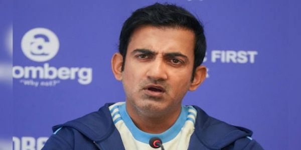 आईला हृदयविकाराचा झटका आल्याने गौतम गंभीर परतला मायदेशी
