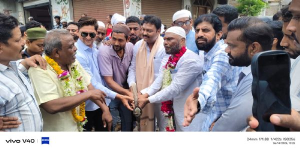 अकोला - भगतवाडी परिसरातून भूमिगत गटार योजनेच्या कामाला शुभारंभ