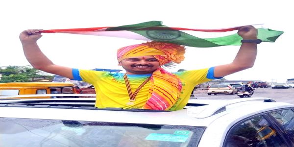कॉम्रेड मॅरेथॉन धावणारे धावपटू प्रसाद देवस्थळी यांचे रत्नागिरीत जोरदार स्वागत