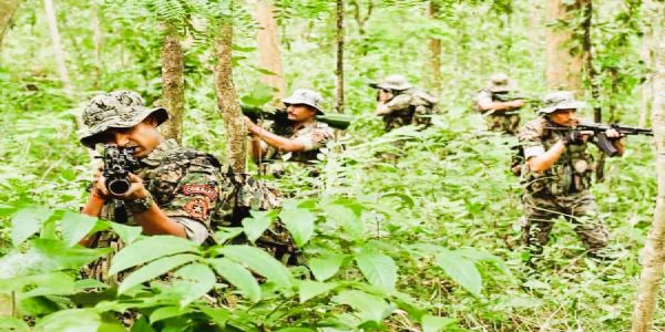 छत्तीसगड : कांकेर येथे चकमकीत महिला नक्षलवादी ठार