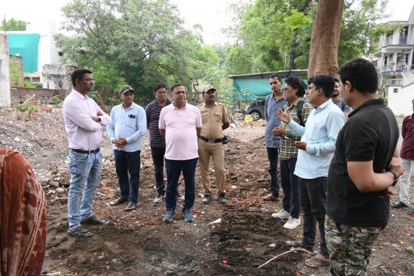 महापालिकेचे मान्‍सुनपुर्व कामे युद्ध स्तरावर नाल्‍यात कचरा टाकणा-यांवर होणार कारवाई