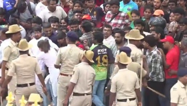 Rcb victory paraed