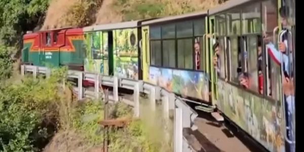 नेरळ माथेरान मिनी ट्रेन बंद