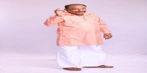 मी देवमाणूसच्या सेटवर गावातल्या भाषेचा अभ्यास करतो - माधव अभ्यंकर