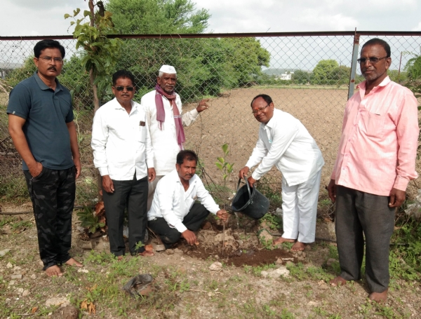 निमगाव वाघात वृक्षरोपणाने पर्यावरण दिवस साजरा