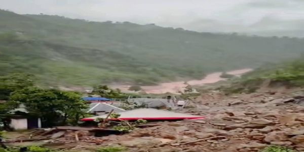 हिमाचल प्रदेशातील मंडी येथे ढगफुटीमुळे प्रचंड नुकसान