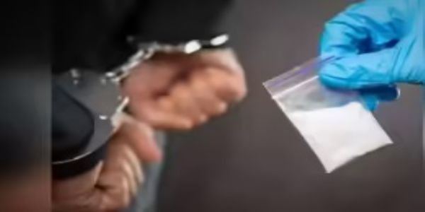 रायगड - 19 वर्षीय युवकाकडून अंमली पदार्थांसहित मोटारसायकल जप्त