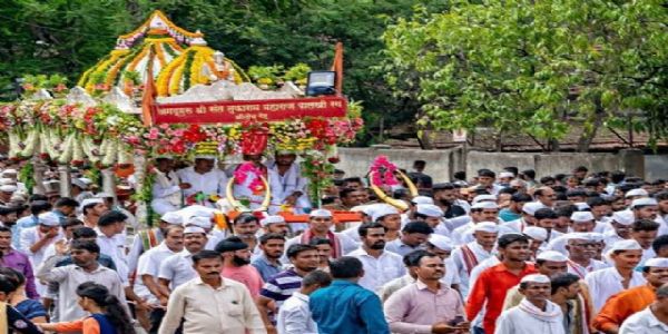 पंढरपूर आषाढी वारीदरम्यान अपघात किंवा मृत्यू झाल्यास सरकार देणार ४ लाखांची मदत