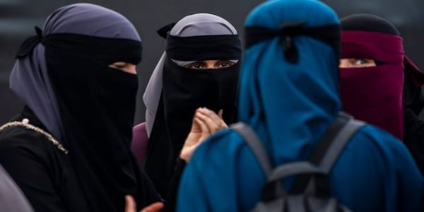 कझाकस्तानमध्ये सार्वजनिक ठिकाणी निकाब आणि चेहरा झाकण्यावर बंदी