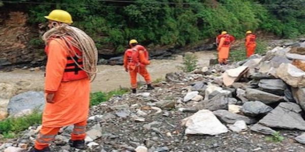 उत्तराखंड : महाराष्ट्रातील अडकलेल्या पर्यटकांना मिळाली मदत