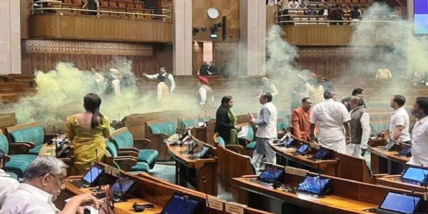 संसद हल्ला प्रकरणातील दोन आरोपींना सशर्त जामीन