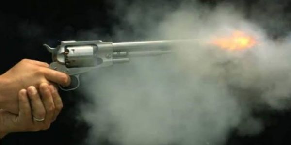 बदलापुरात भाजप आमदार किसन कथोरेंच्या बंगल्यासमोर गोळीबार, एक जखमी