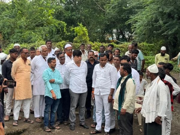 अल्पसंख्याक प्रदेशाध्यक्ष सईद खान यांची अतिवृष्टी भागाची पाहणी ग्रस्त
