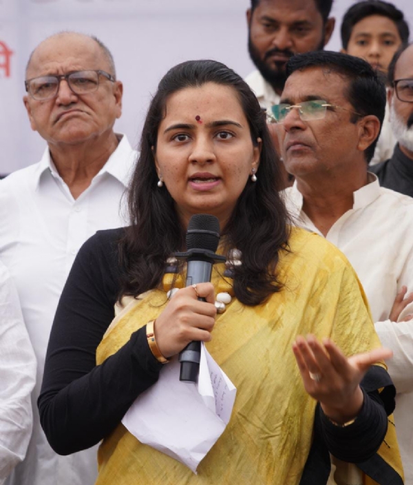 झेड पी सीईओ मित्तल यांची जालना जिल्हाधिकारी पदी बदली