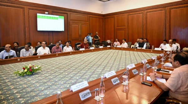 सिंचन प्रकल्प पूर्ण करून शेतकऱ्यांच्या जीवनात  आर्थिक भरभराट आणावी - मुख्यमंत्री
