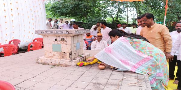 नांदेड : भाजपा आ. श्रीजया चव्हाण यांनी दिला जामदरी गावाला निधी