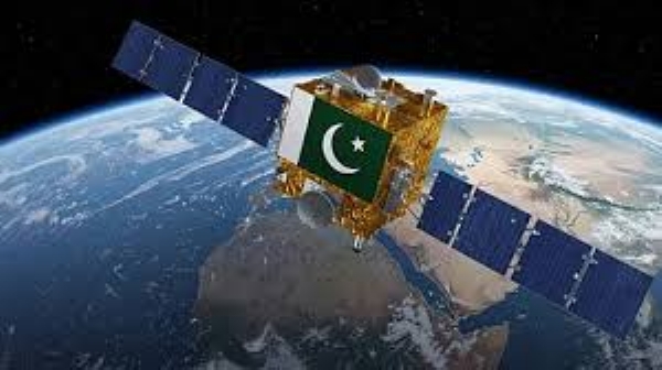 Pakistan launches satellite