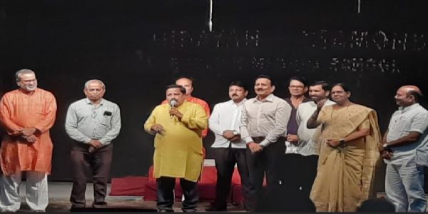 राष्ट्रभक्त तरुण घडविण्यासाठी संघाच्या विचारांची गरज : गिरीश महाजन