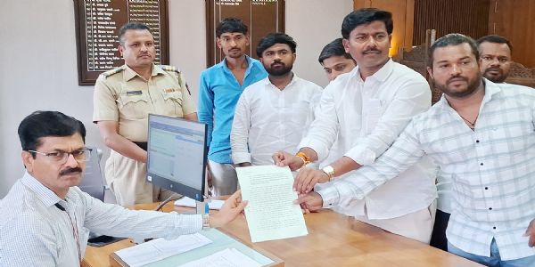 अहिल्यानगर : भारतीय जनसंसदचे सुधीर भद्रे यांच्यावर कायदेशीर कारवाईसाठी निवेदन