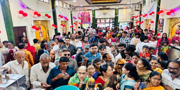अकोला - तीनशे वर्ष जुन्या विठ्ठल मंदिरात भाविकांची गर्दी