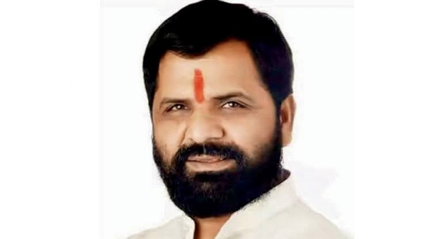रायगड किल्ल्यावर अदिती तटकरे यांच्याकडून ध्वजारोहण; भरत गोगावले नाराज