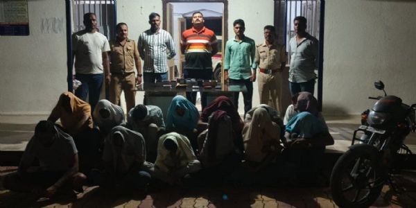 अमरावती : शिरखेड पोलीसांची धाड; १.५४ लाख रुपयांसह १३ जुगाऱ्यांवर कारवाई