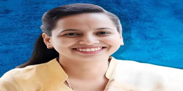 रायगड किल्ल्यावर अदिती तटकरे यांच्याकडून ध्वजारोहण; भरत गोगावले नाराज