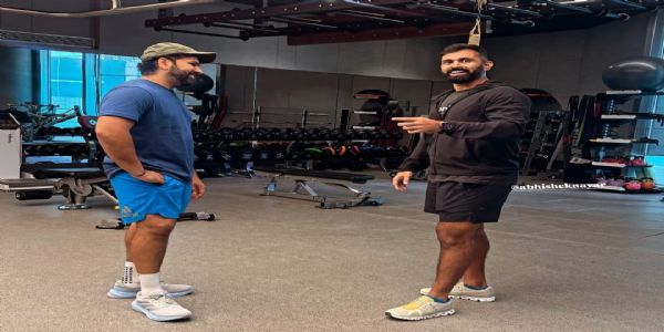 ऑस्ट्रेलिया दौऱ्यापूर्वी रोहित शर्माचा माजी प्रशिक्षक अभिषेक नायर यांच्यासोबत सराव