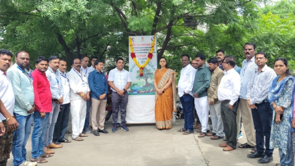 जिल्हाधिकारी अशिमा मित्तल यांच्या हस्ते वृक्षारोपण करुन झाडांचा 9 वा वाडदिवसा साजारा; 9 वर्षापासुनची परंपरा कायम