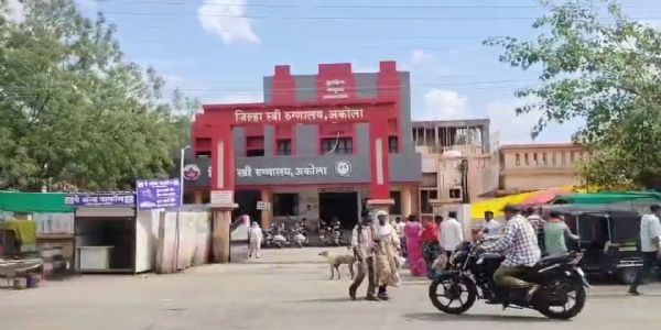 अकोला जिल्हा स्त्री रुग्णालयात स्वच्छतेचा बोजवारा!